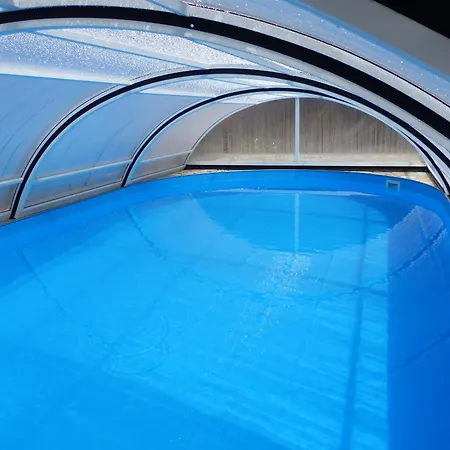 Ferienhaus Ferienvilla Mit Beheiztem Pool